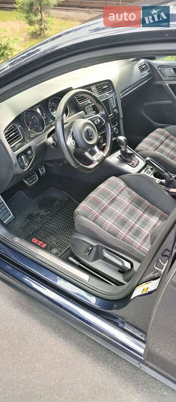 Хэтчбек Volkswagen Golf GTI 2016 в Киеве