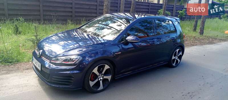Хэтчбек Volkswagen Golf GTI 2016 в Киеве