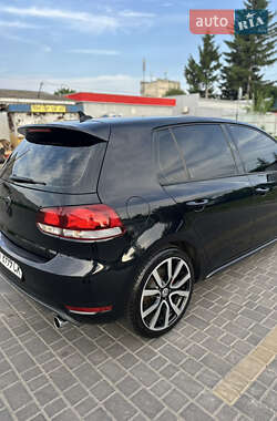 Хетчбек Volkswagen Golf GTI 2013 в 