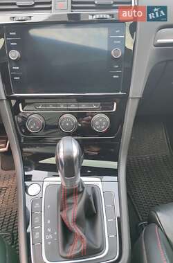 Хетчбек Volkswagen Golf GTI 2019 в 