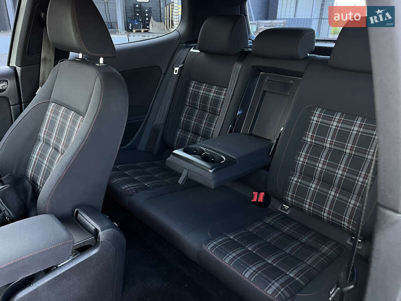 Хэтчбек Volkswagen Golf GTI 2012 в Киеве