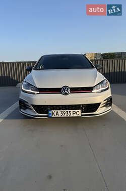 Хэтчбек Volkswagen Golf GTI 2017 в Киеве