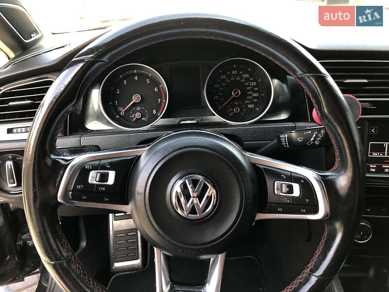 Хетчбек Volkswagen Golf GTI 2016 в Львові