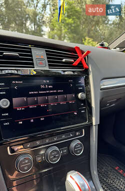 Хэтчбек Volkswagen Golf GTI 2016 в 