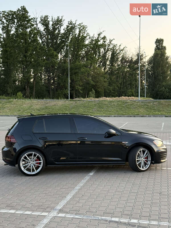 Хетчбек Volkswagen Golf GTI 2016 в Києві