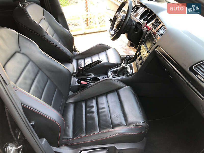 Хетчбек Volkswagen Golf GTI 2016 в Львові