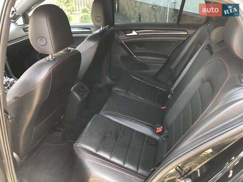 Хетчбек Volkswagen Golf GTI 2016 в Львові