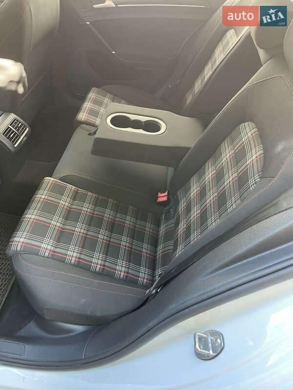 Хетчбек Volkswagen Golf GTI 2017 в Києві
