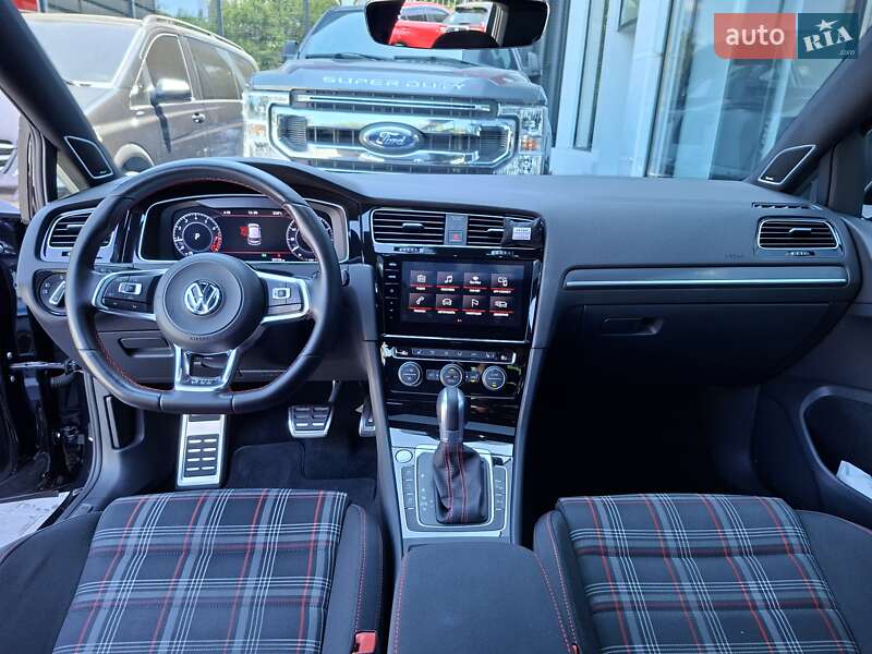 Хэтчбек Volkswagen Golf GTI 2017 в Одессе