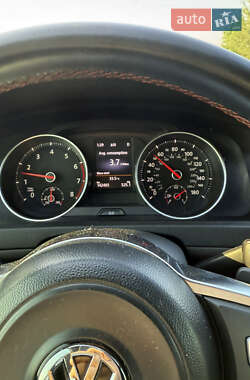 Хэтчбек Volkswagen Golf GTI 2014 в 