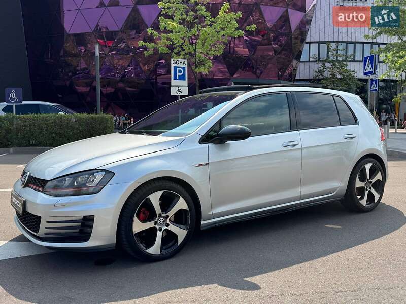 Хетчбек Volkswagen Golf GTI 2014 в Києві