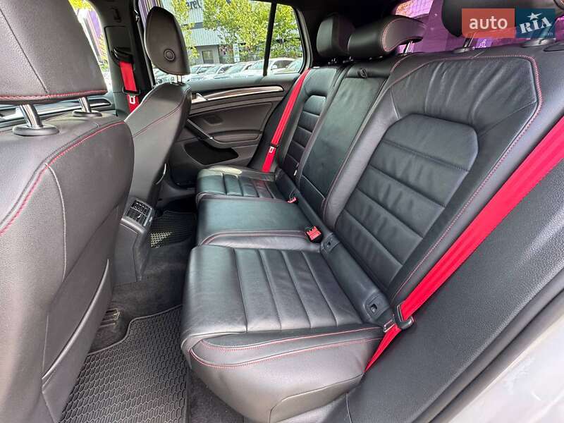 Хетчбек Volkswagen Golf GTI 2014 в Києві