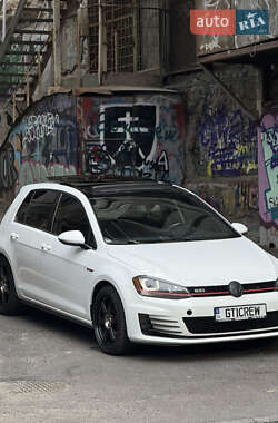 Хэтчбек Volkswagen Golf GTI 2014 в 