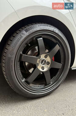 Хэтчбек Volkswagen Golf GTI 2014 в 