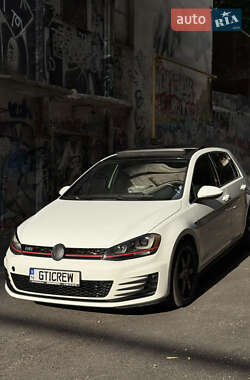 Хэтчбек Volkswagen Golf GTI 2014 в 
