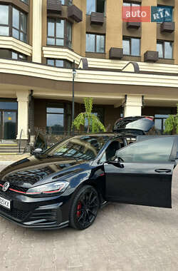 Хэтчбек Volkswagen Golf GTI 2020 в Киеве