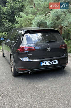 Хэтчбек Volkswagen Golf GTI 2015 в 