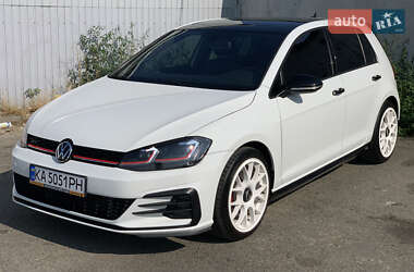 Хэтчбек Volkswagen Golf GTI 2019 в Киеве