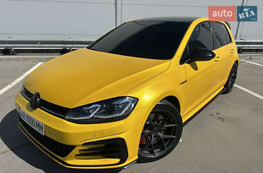 Хэтчбек Volkswagen Golf GTI 2018 в Киеве