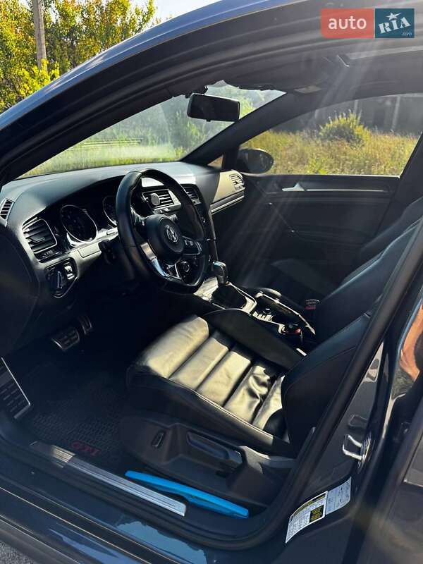 Хэтчбек Volkswagen Golf GTI 2017 в Богуславе