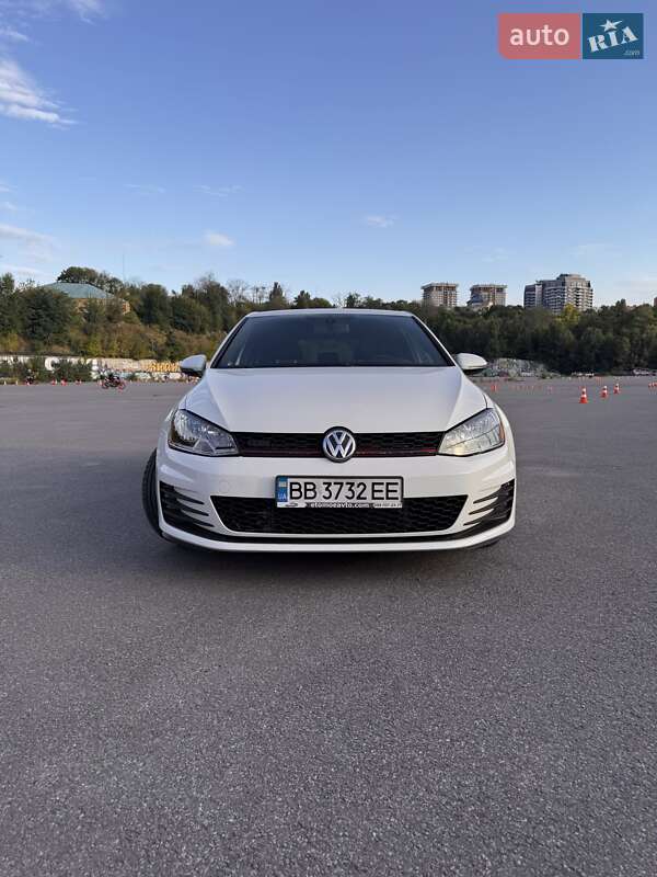 Хетчбек Volkswagen Golf GTI 2015 в Києві