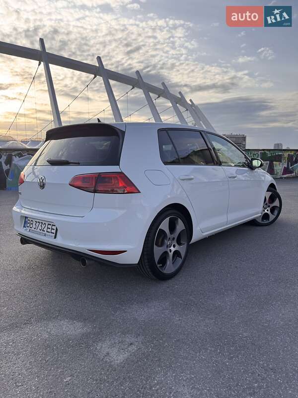 Хетчбек Volkswagen Golf GTI 2015 в Києві