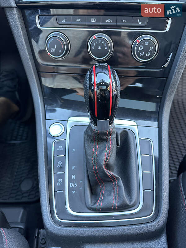 Хэтчбек Volkswagen Golf GTI 2019 в Ивано-Франковске фото 15 Хэтчбек Volkswagen Golf GTI 2019 в Ивано-Франковске