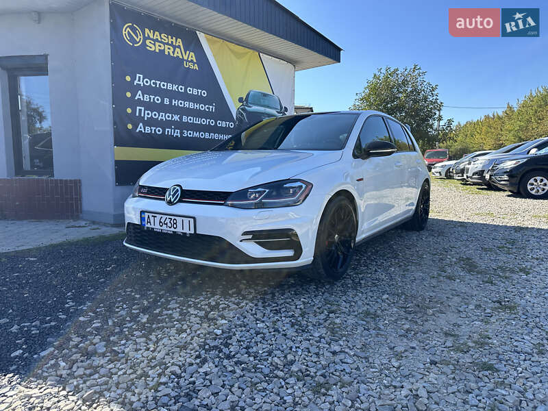 Хэтчбек Volkswagen Golf GTI 2019 в Ивано-Франковске фото 3 Хэтчбек Volkswagen Golf GTI 2019 в Ивано-Франковске