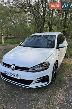 Хэтчбек Volkswagen Golf GTI 2015 в Каменском