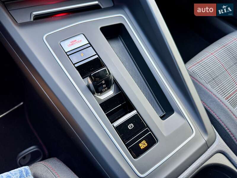 Хэтчбек Volkswagen Golf GTI 2021 в Киеве