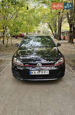 Хэтчбек Volkswagen Golf GTI 2015 в Киеве
