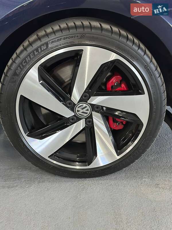 Хэтчбек Volkswagen Golf GTI 2018 в Каменском