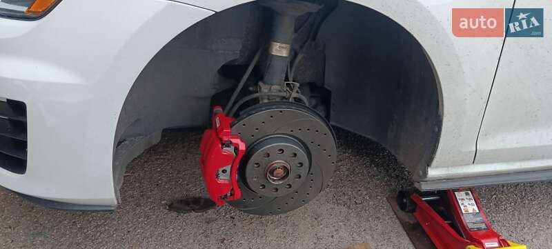 Хэтчбек Volkswagen Golf GTI 2017 в Броварах фото 4 Хэтчбек Volkswagen Golf GTI 2017 в Броварах