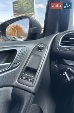 Хэтчбек Volkswagen Golf GTI 2012 в 