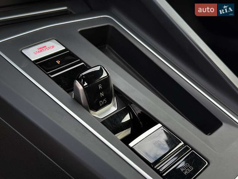 Хэтчбек Volkswagen Golf GTI 2021 в Киеве