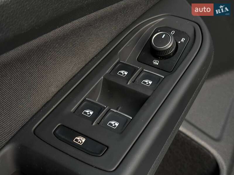 Хэтчбек Volkswagen Golf GTI 2021 в Киеве