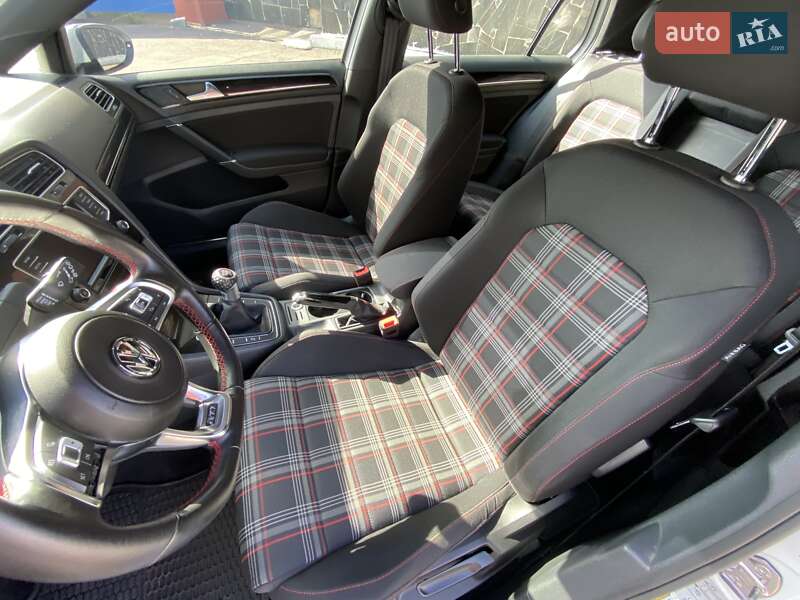 Хэтчбек Volkswagen Golf GTI 2016 в Киеве фото 20 Хэтчбек Volkswagen Golf GTI 2016 в Киеве