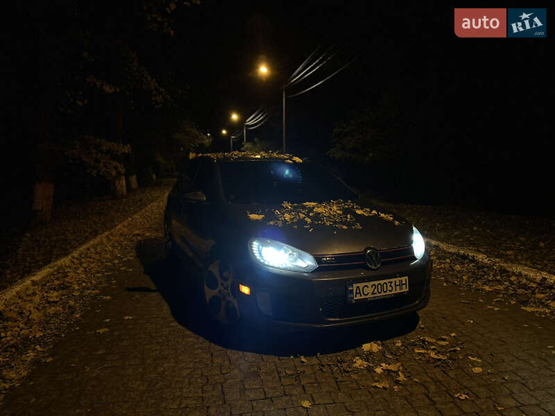 Хэтчбек Volkswagen Golf GTI 2012 в Черновцах