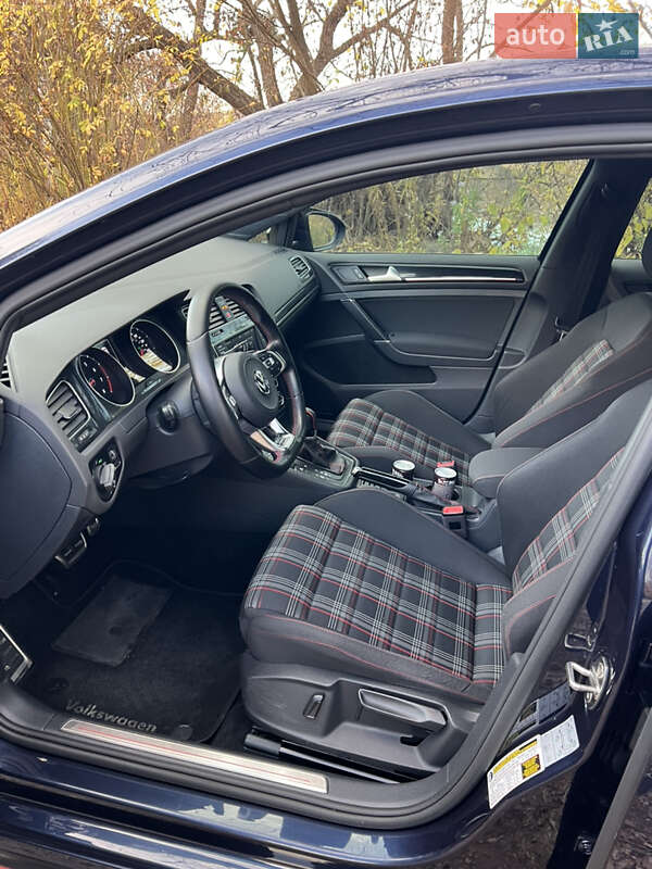 Хэтчбек Volkswagen Golf GTI 2017 в Виннице