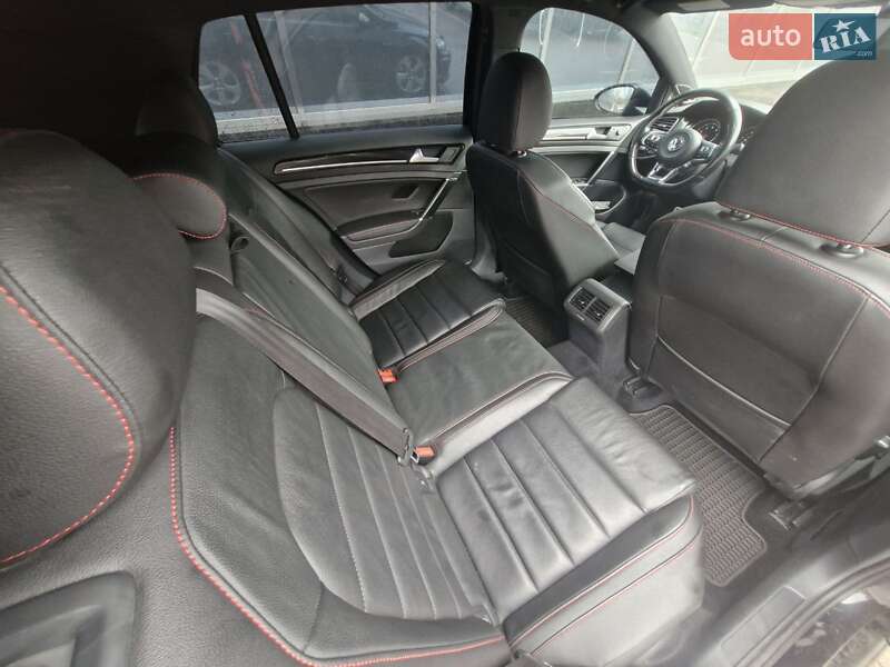 Хэтчбек Volkswagen Golf GTI 2016 в Киеве фото 13 Хэтчбек Volkswagen Golf GTI 2016 в Киеве