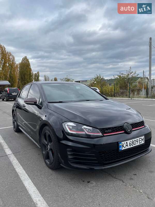 Хэтчбек Volkswagen Golf GTI 2015 в Киеве фото 4 Хэтчбек Volkswagen Golf GTI 2015 в Киеве