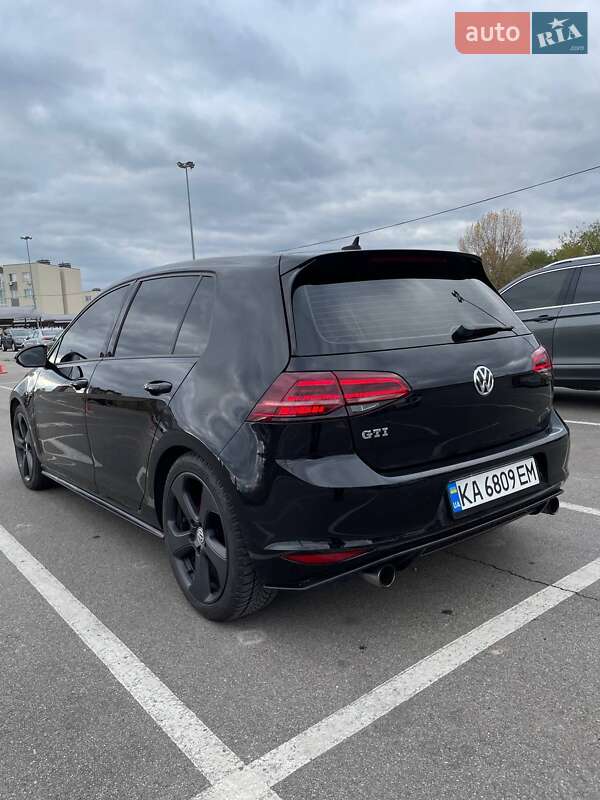 Хэтчбек Volkswagen Golf GTI 2015 в Киеве фото 5 Хэтчбек Volkswagen Golf GTI 2015 в Киеве