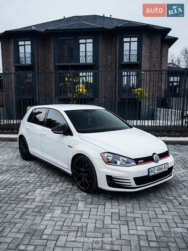 Хэтчбек Volkswagen Golf GTI 2016 в Кривом Роге фото Хэтчбек Volkswagen Golf GTI 2016 в Кривом Роге