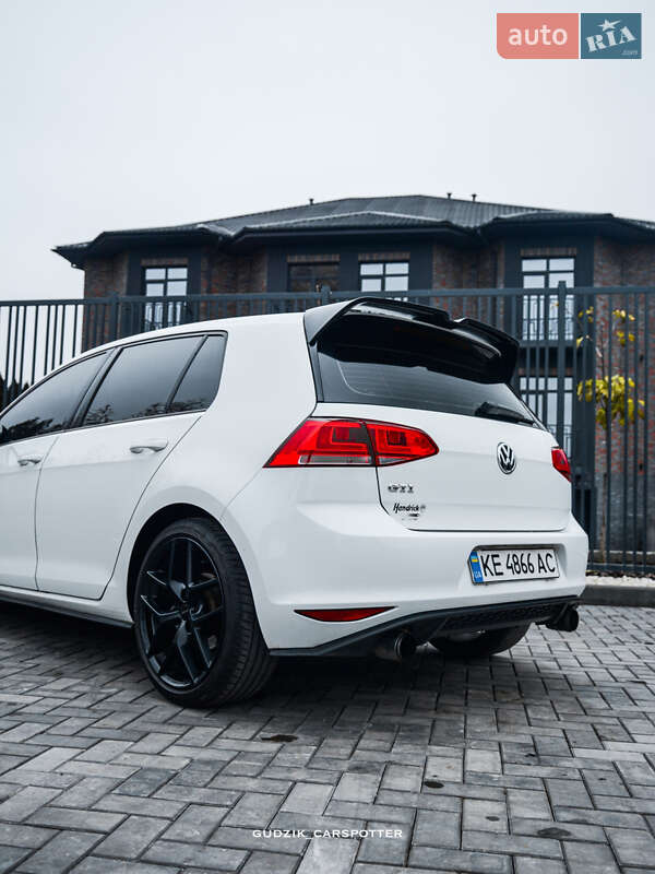 Хэтчбек Volkswagen Golf GTI 2016 в Кривом Роге фото 12 Хэтчбек Volkswagen Golf GTI 2016 в Кривом Роге