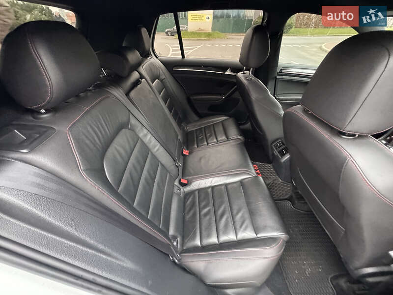 Хетчбек Volkswagen Golf GTI 2014 в Києві