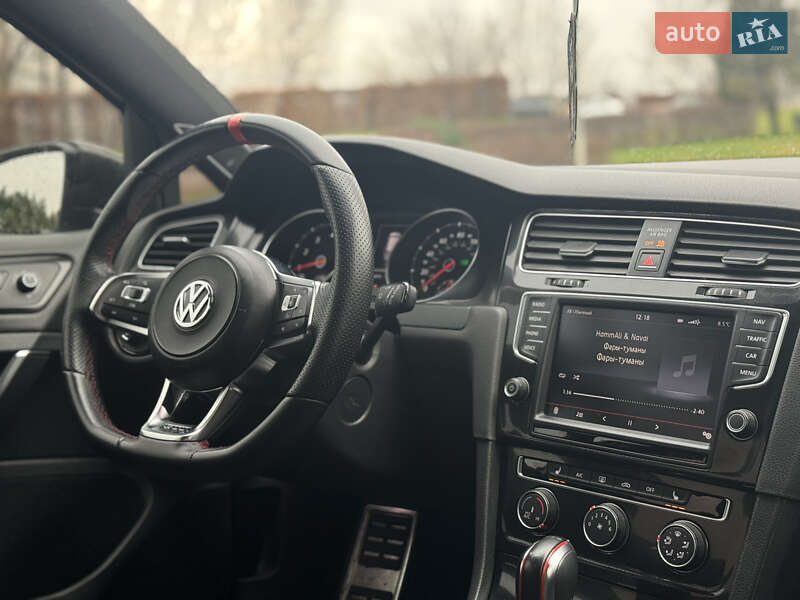 Хетчбек Volkswagen Golf GTI 2014 в Києві