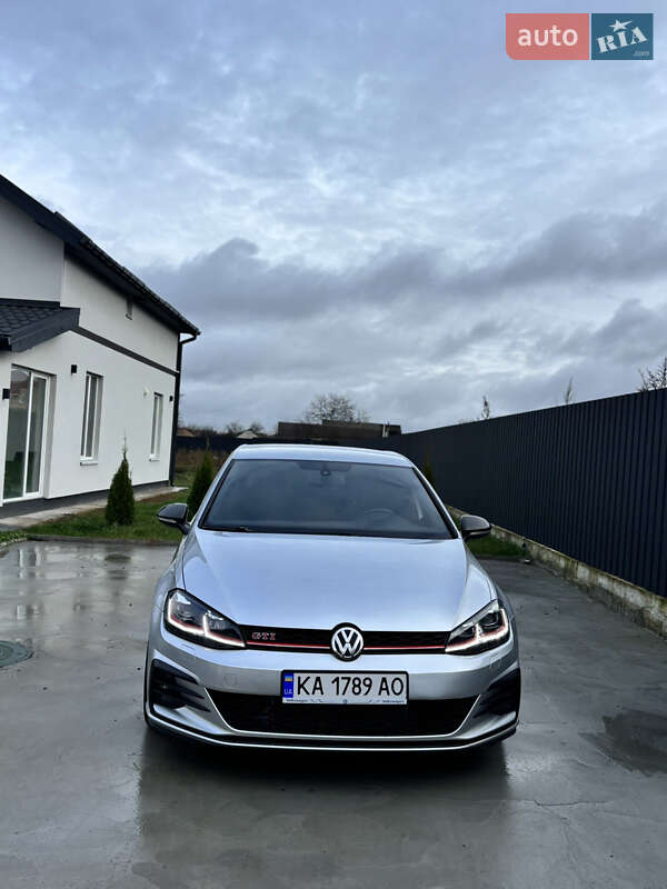 Хетчбек Volkswagen Golf GTI 2014 в Києві