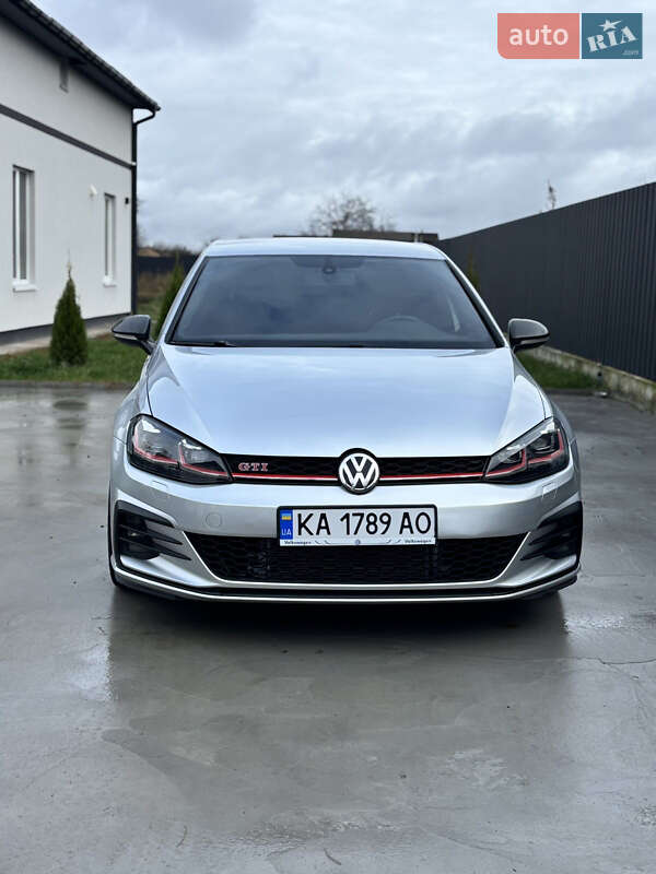 Хетчбек Volkswagen Golf GTI 2014 в Києві