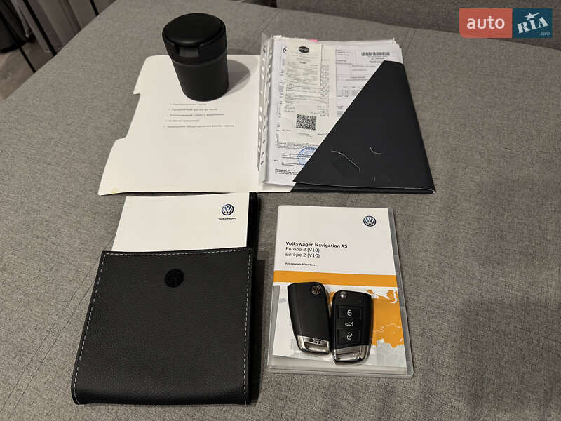 Хэтчбек Volkswagen Golf GTI 2019 в Киеве