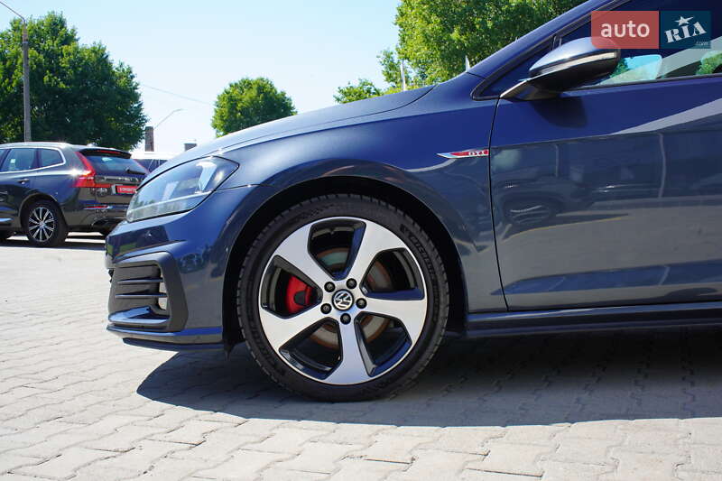 Хэтчбек Volkswagen Golf GTI 2018 в Житомире